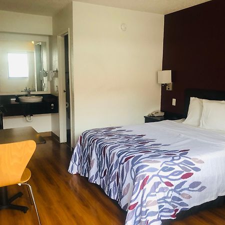 Red Roof Inn Bridgeton Bagian luar foto