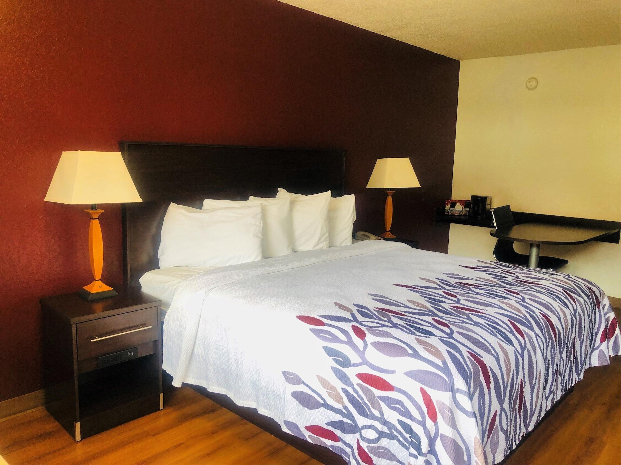 Red Roof Inn Bridgeton Bagian luar foto