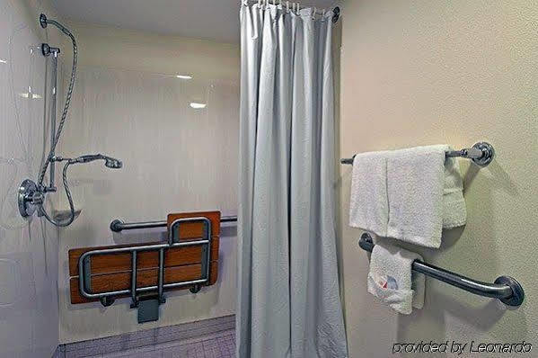 Red Roof Inn Bridgeton Bagian luar foto